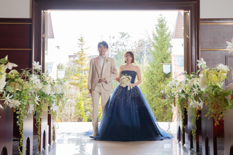 おふたりで息を合わせて行う入場シーンショット