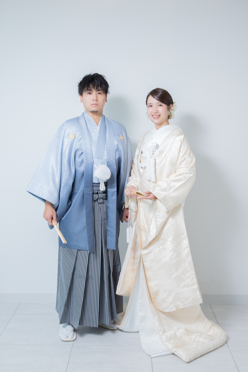 まずはフォーマルな立ち姿から!和装が似合うお二人