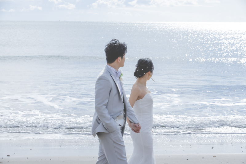 キラキラ光る海と