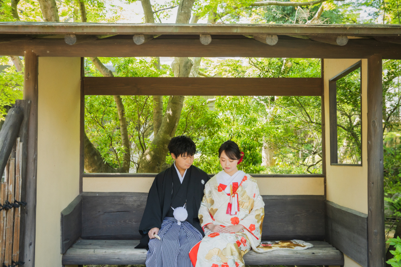 座ったショットも