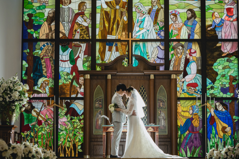 ステンドグラス前で・・・☆