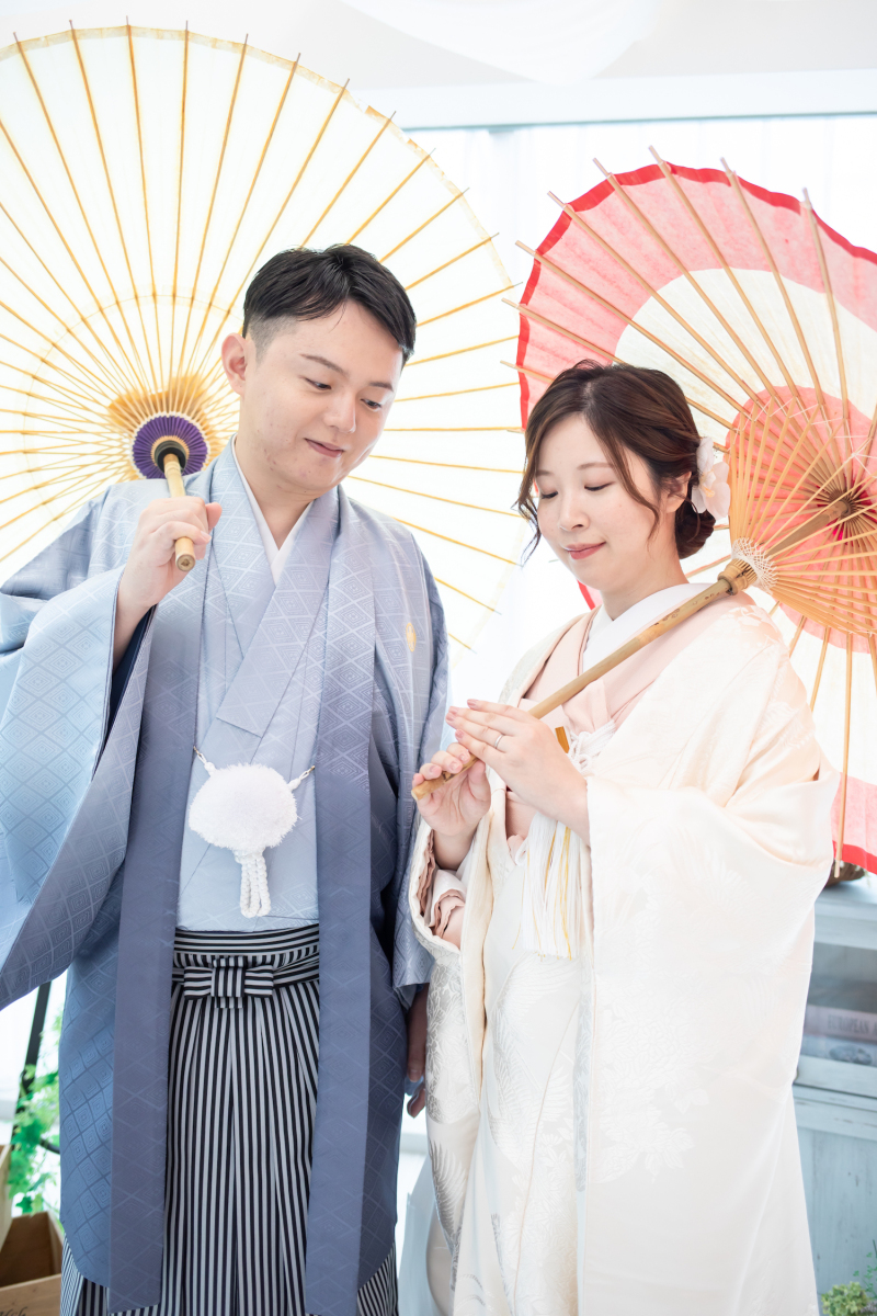 番傘をもって和の雰囲気がとても伝わる綺麗な1枚に
