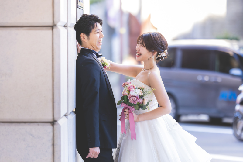 大胆！新婦様から新郎様への壁ドン！！