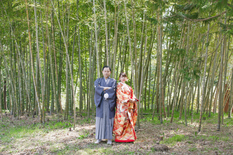 竹林の前で・・・♪
