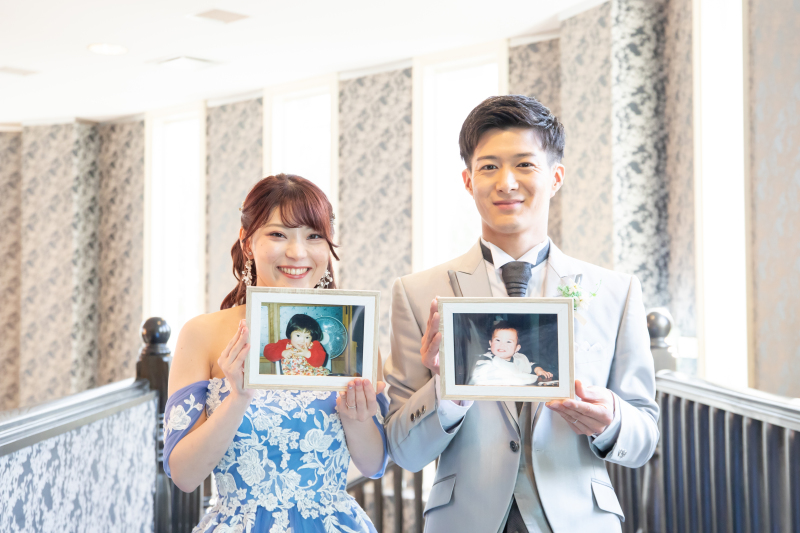 幼少期のお写真とともに