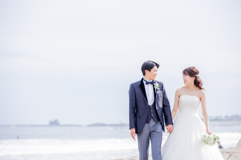 歩いて行くお二人