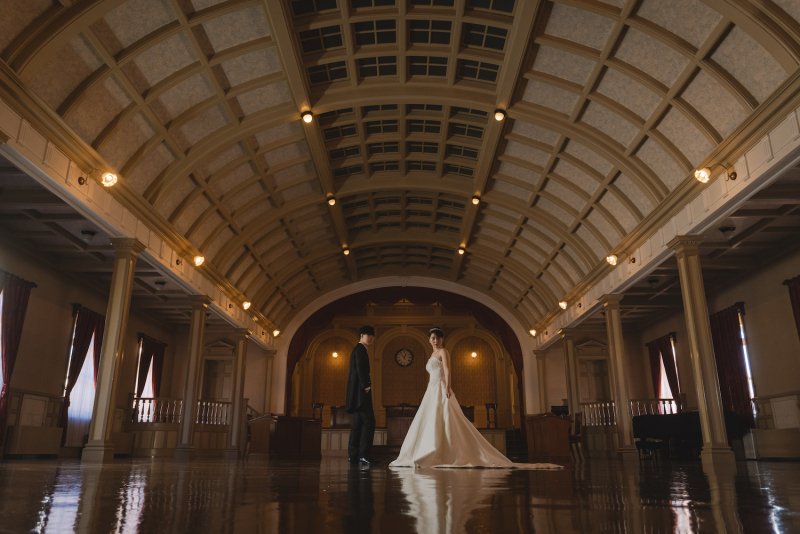 大きなホールで