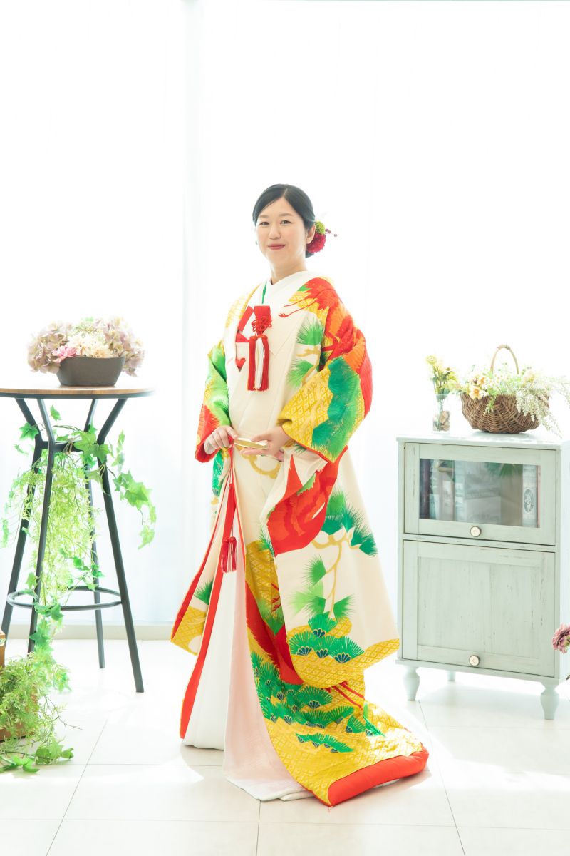 ご新婦様ソロショット姿も!華やかなお着物と一緒に