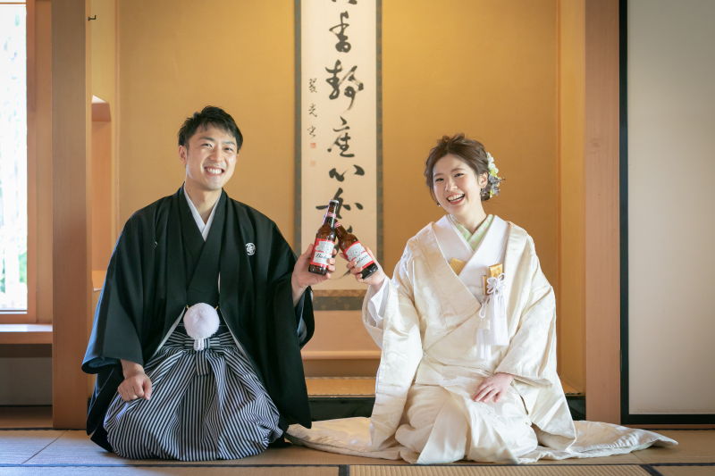 お二人の結婚記念に乾杯!