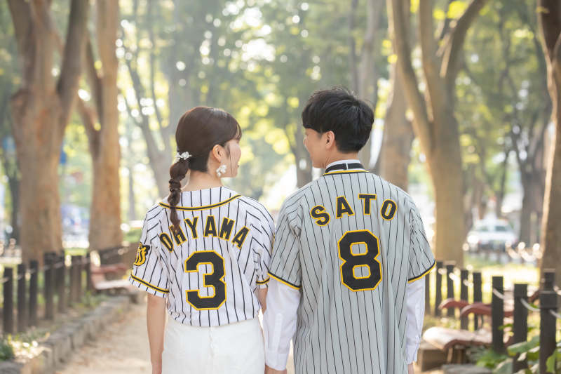 お二人の好きな野球チームのユニフォームで!