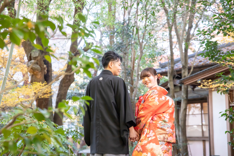 最初はおふたり手を繋ぎながらスタートです！