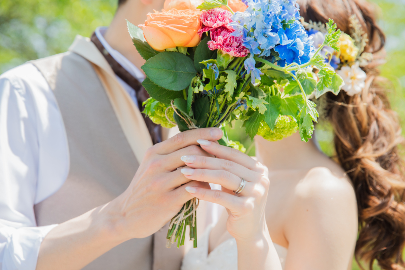 お二人の近くから