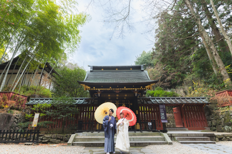 和装撮影の小物『和傘』で華やか雰囲気に