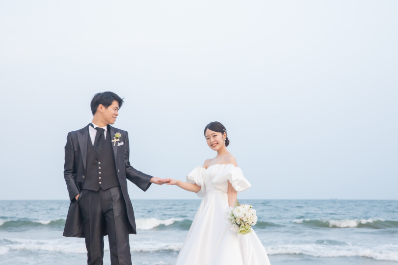 ご新婦様をエスコートしているショットがかっこいい