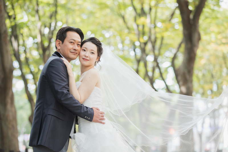 頬を寄せ合って