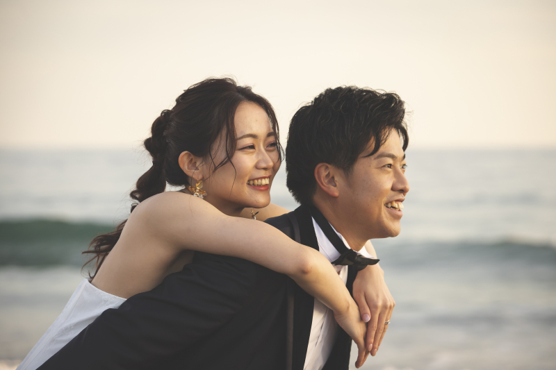 海で撮影する夕景のお写真。広くて自由な海での撮影が大好きです！