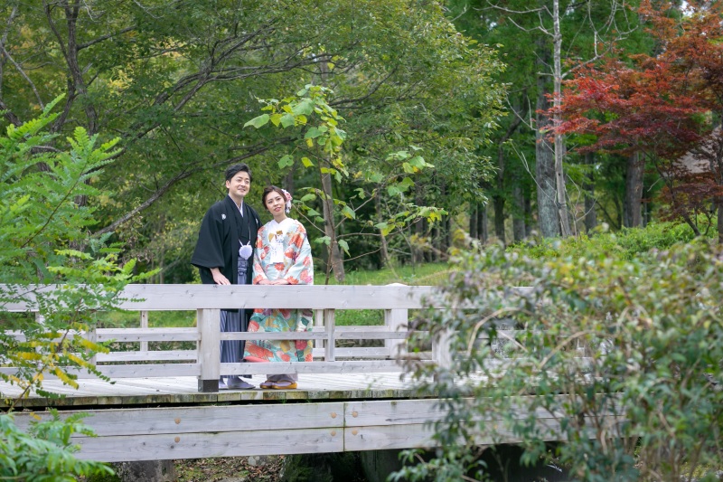 【みちのく杜の湖畔公園ロケーションフォト】和装&洋装セットの2着プラン!(ヘアメイク・移動費・申請費・全データ付き)