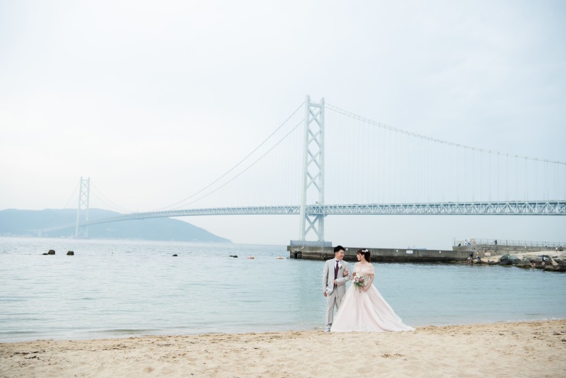 大きな橋と青い空