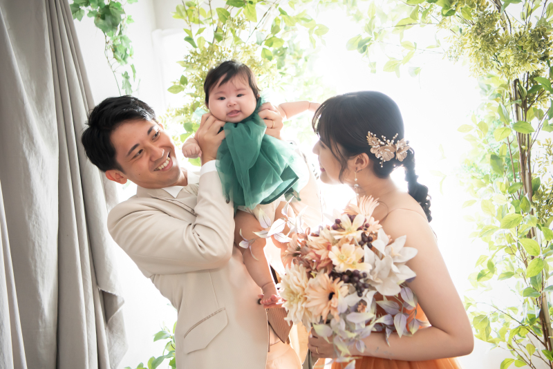 【洋装ロケ+洋装スタジオ】ロケ地1か所&スタジオ撮影◇衣装はどれを選んでもOK!撮影料・ヘアメイク・衣装・データ全て込み料金