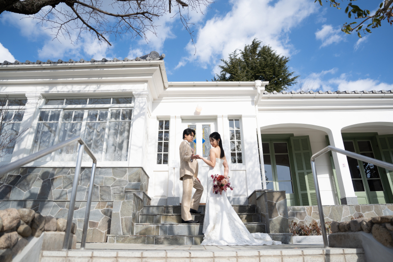 【異人館・神戸北野美術館ロケーションフォト】歴史的建造物で、絵画とともにクラシックなフォトを☆衣装ランクによる追加料金なし!