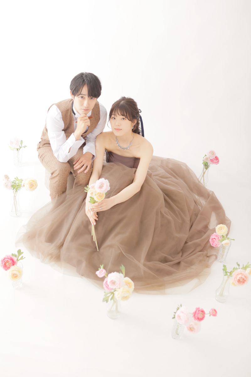 リンクカラーのドレスで