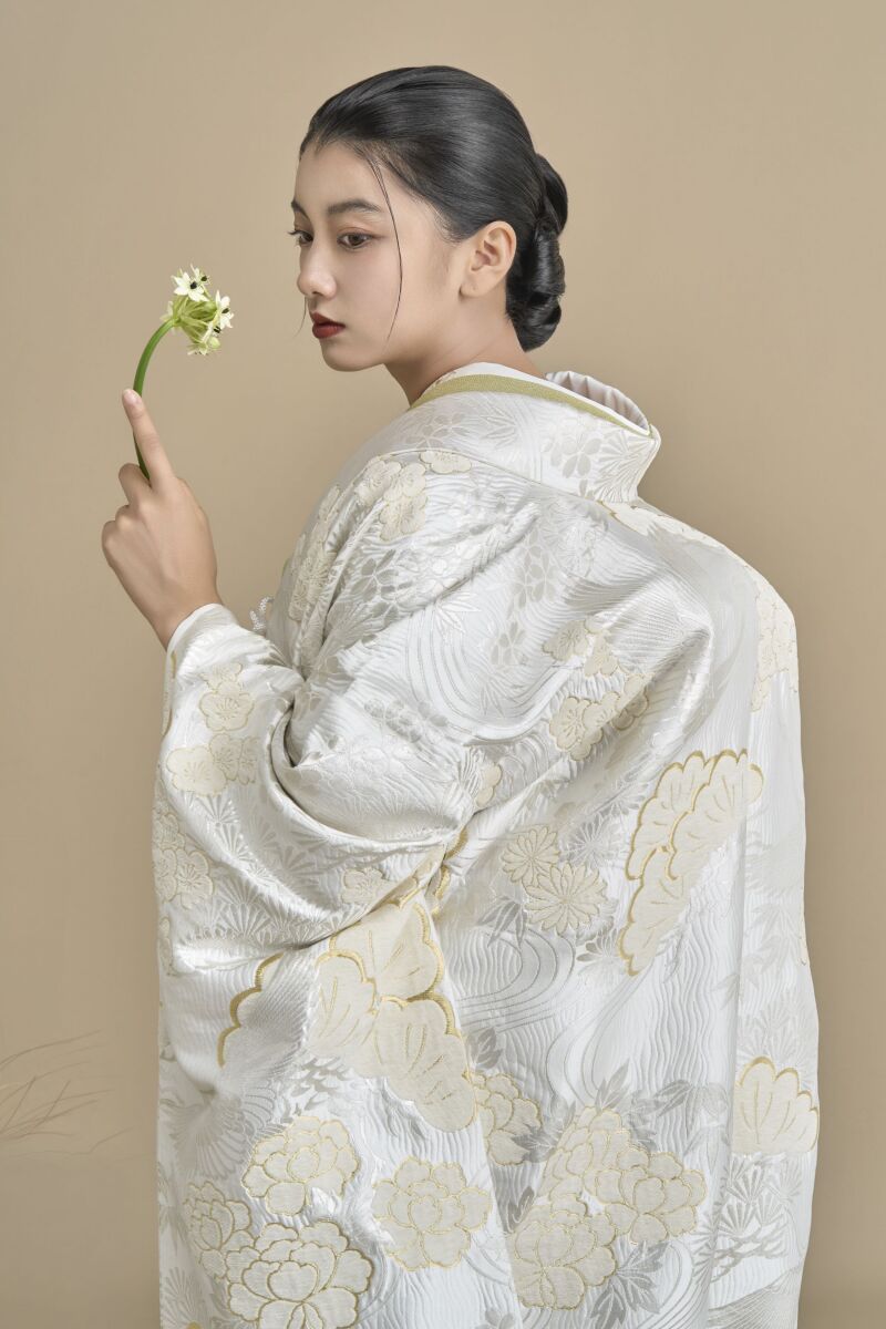  流水松竹梅に鶴 - りゅうすいしょうちくばいにつる -