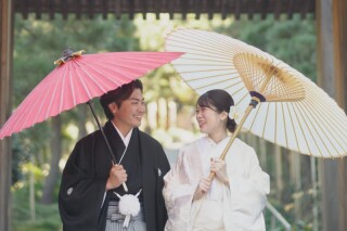 晴天の空の下、伝統の息吹を感じる寺院フォト