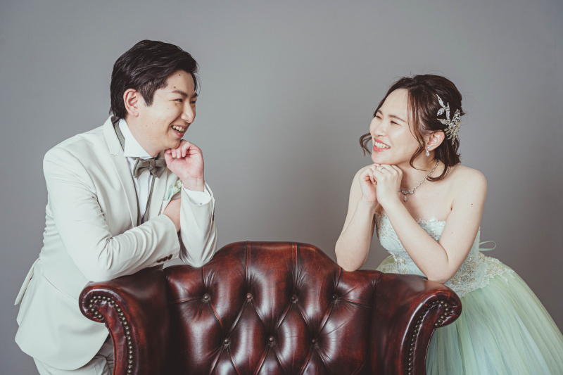 自然な笑顔に幸せが溢れています