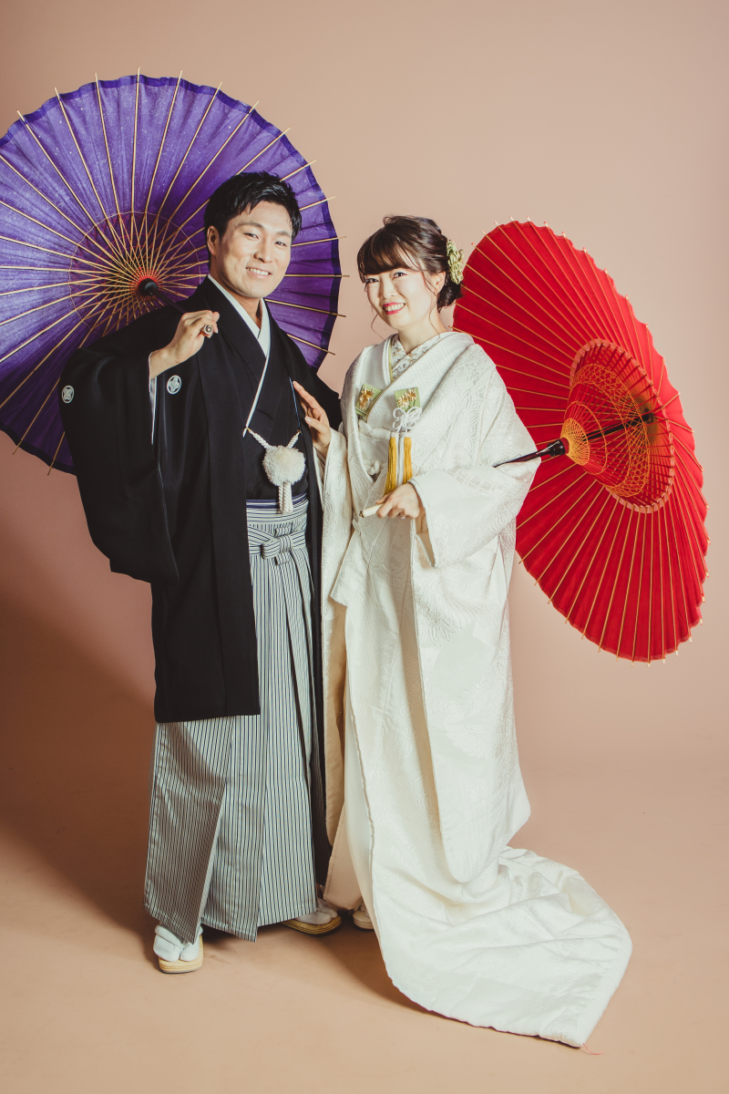 和傘が紋服&白無垢に映えますね