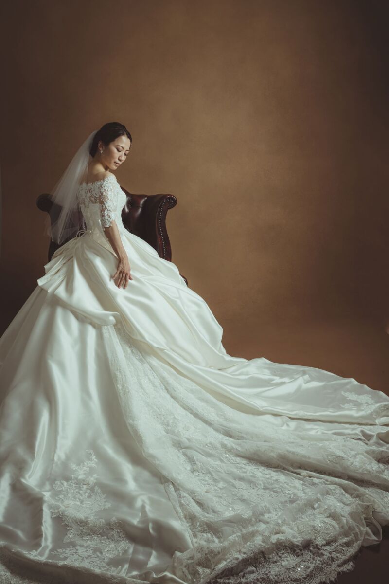 ロングスリーブのクラシカルなウエディングドレス