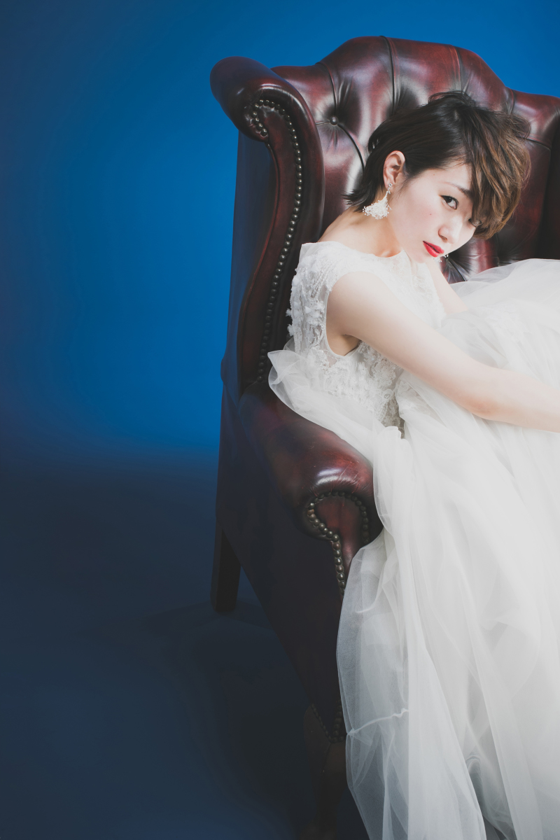 しっとり大人な雰囲気も演じて