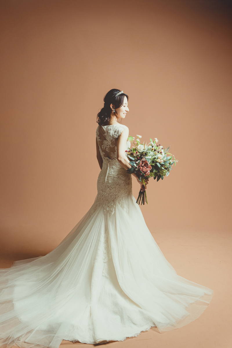 続いてウエディングドレスにイメージチェンジ