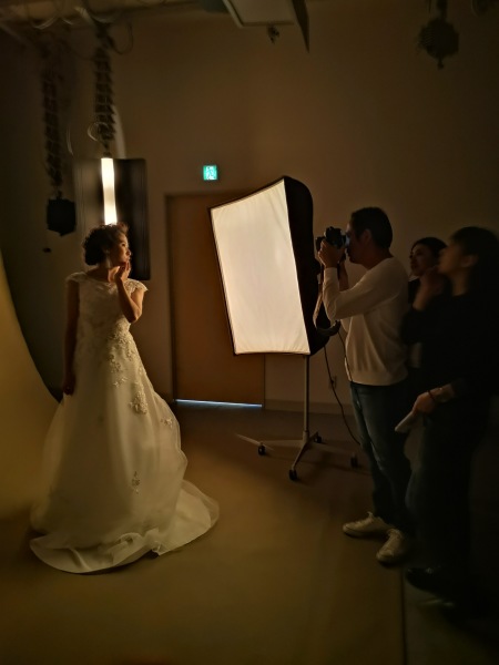 非日常のスタジオでの撮影スタート