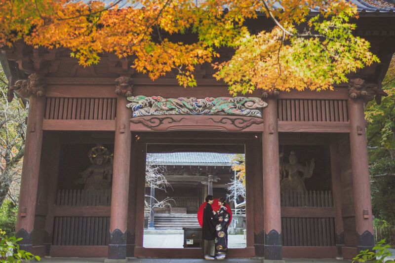 妙本寺の山門から撮影スタート!