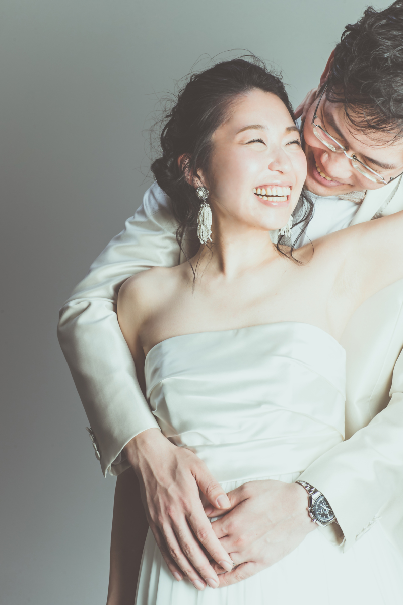 『ご新郎の前だからする表情』をキャッチ