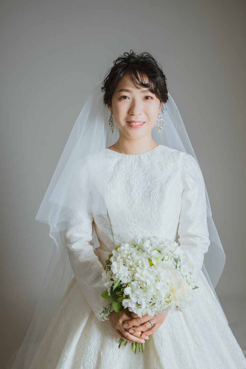 ロングスリーブのウエディングドレス
