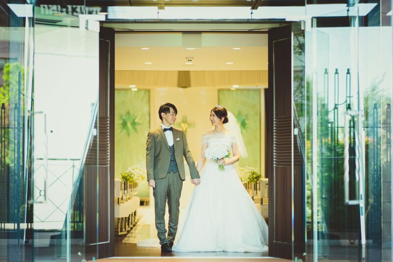 【チャペル&庭園】和装1着・洋装1着|緑のガーデン付きダイヤモンドチャペル&目白庭園|衣裳事前試着付き・選び放題 |平日限定