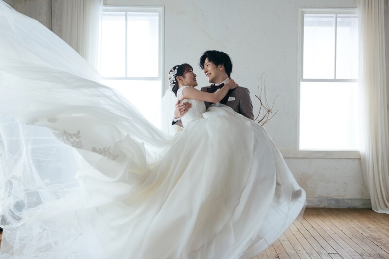 【韓国フォトスタジオ】洋装2着|嬉しい韓国美肌レタッチ付き|土日もOK!土日UP料金なし