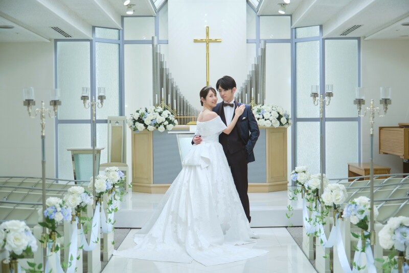 【チャペル&庭園】和装1着・洋装1着|ホワイトチャペル&ホテル内庭園|衣裳事前試着付き・選び放題 |平日限定