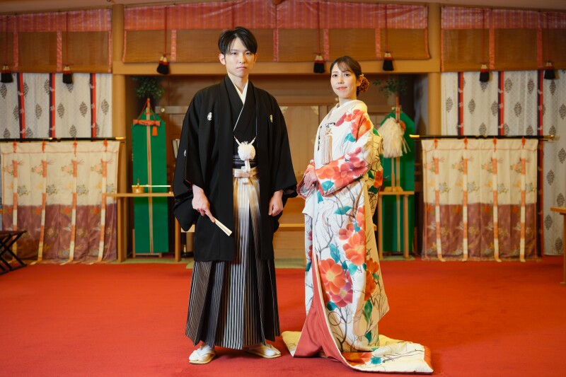 【神殿フォト】和装1着|ロイヤルパークホテルの神殿・庭園&ホテル館内大階段撮影|衣裳事前試着付・選び放題|平日限定