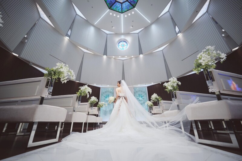 【チャペル&庭園】和装1着・洋装1着|緑のガーデン付きダイヤモンドチャペル&目白庭園|衣裳事前試着付き・選び放題 |平日限定