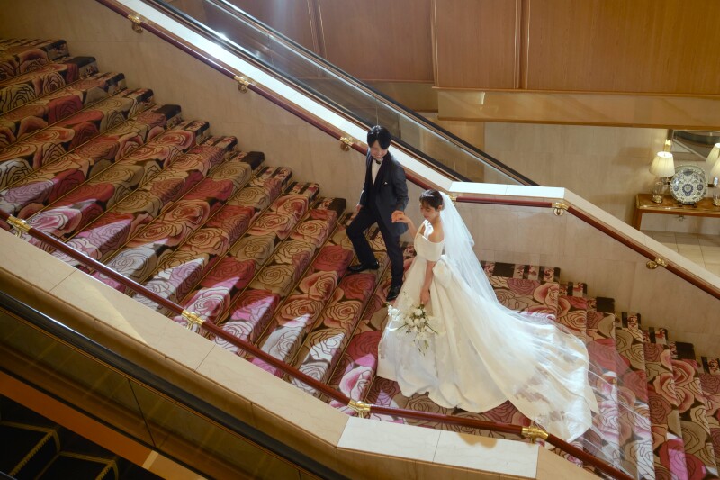 【チャペル&庭園】和装1着・洋装1着|ホワイトチャペル&ホテル内庭園|衣裳事前試着付き・選び放題 |平日限定