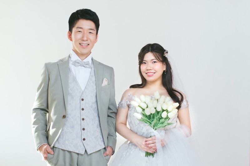 【韓国フォトスタジオ】洋装2着|嬉しい韓国美肌レタッチ付き|土日もOK!土日UP料金なし