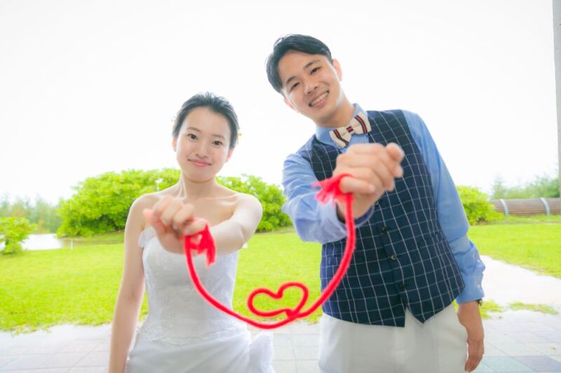 赤い糸で結ばれて