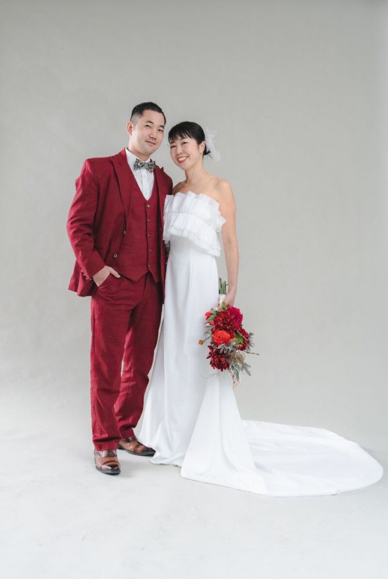 まずは、背景は明るく上品なライトグレーセレクト。