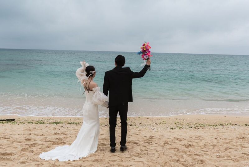 デイタイムのロケーションは、読谷村の美しいビーチ