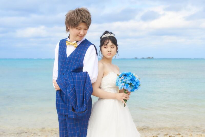コバルトブルーの海をバックに♪