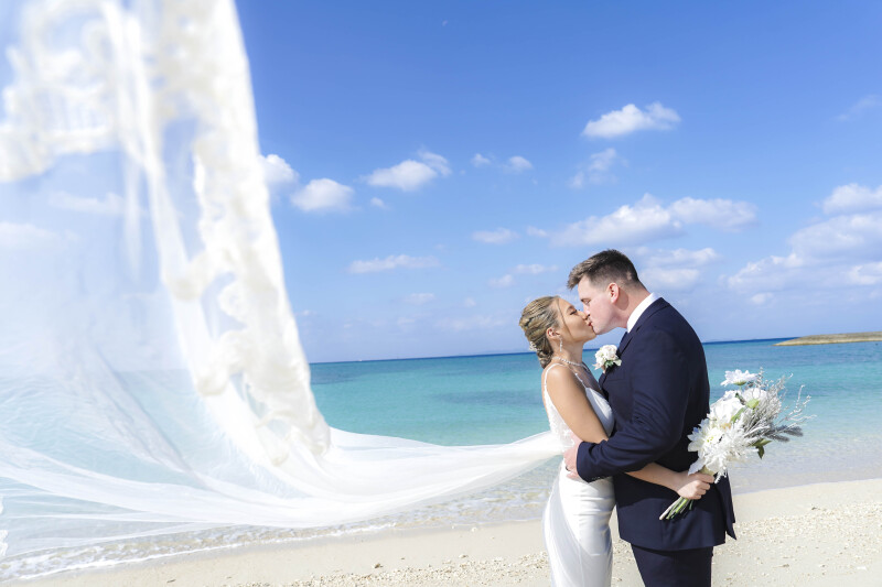 定番ベールショットも!末永くお幸せに。