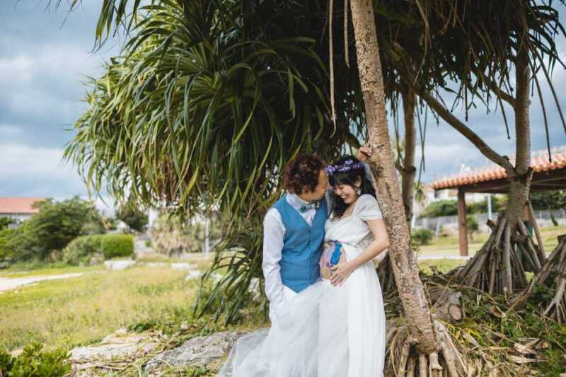 木陰で休みながら