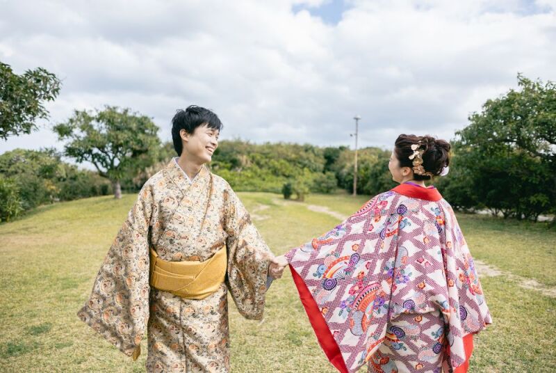 沖縄の亜熱帯植物に囲まれて